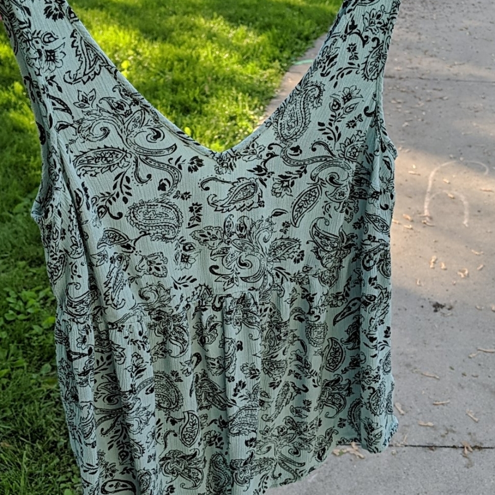 Torrid v neck tank size 00 mint green and black